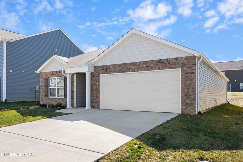 7525 Cottontail St, Corryton, TN 37721
