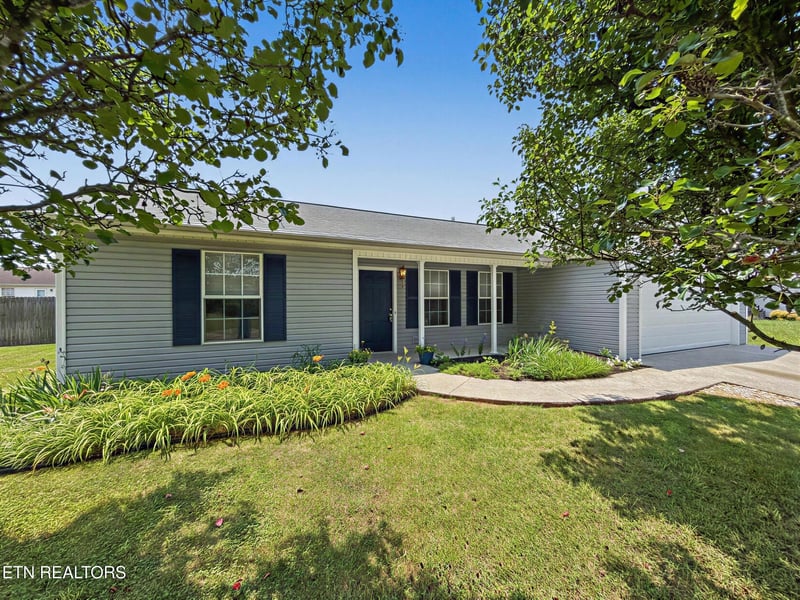 7528 Gary White Rd, Corryton, TN 37721