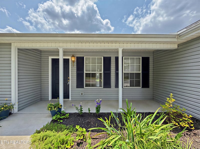 7528 Gary White Rd, Corryton, TN 37721