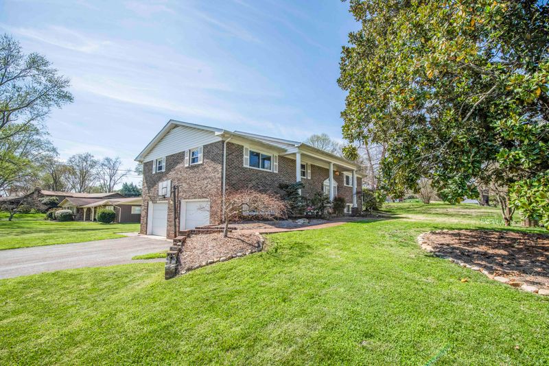 7529 Lancashire Blvd, Powell, TN 37849