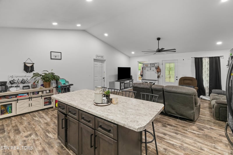 753 Dalton Ridge Rd, Thorn Hill, TN 37881