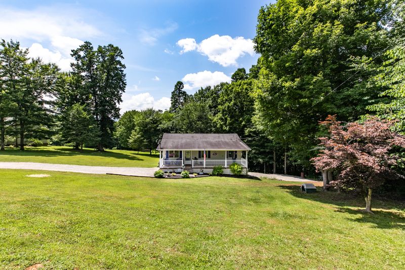 753 Pine Hollow Rd, Jacksboro, TN 37757
