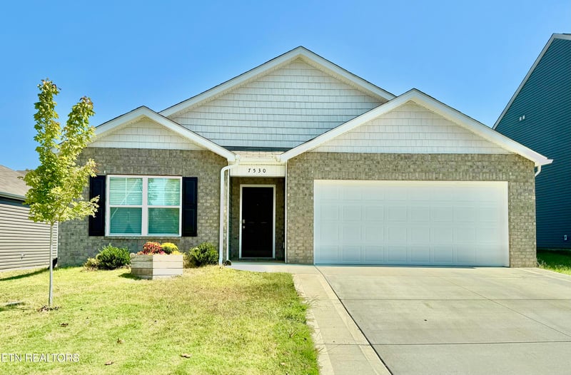 7530 Grasshopper Ln, Corryton, TN 37721