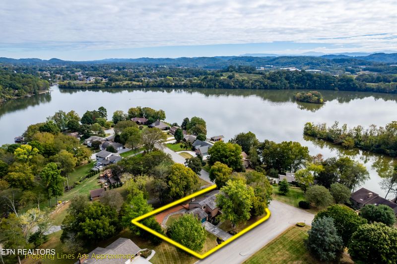 7530 River Trace Blvd, Knoxville, TN 37920