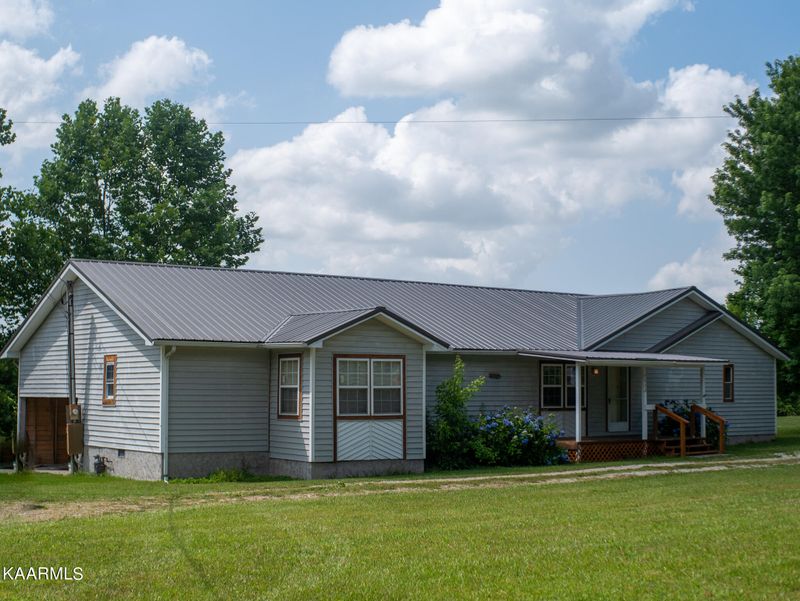 7532 Plateau Rd, Crossville, TN 38571