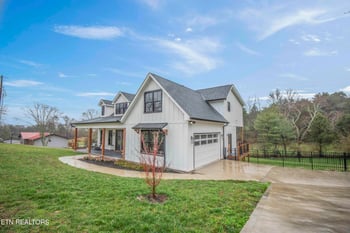 7533 Blacks Ferry Rd, Knoxville, TN 37931