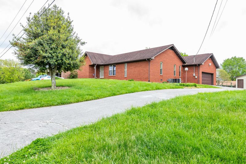 7533 Popen Dr, Knoxville, TN 37938