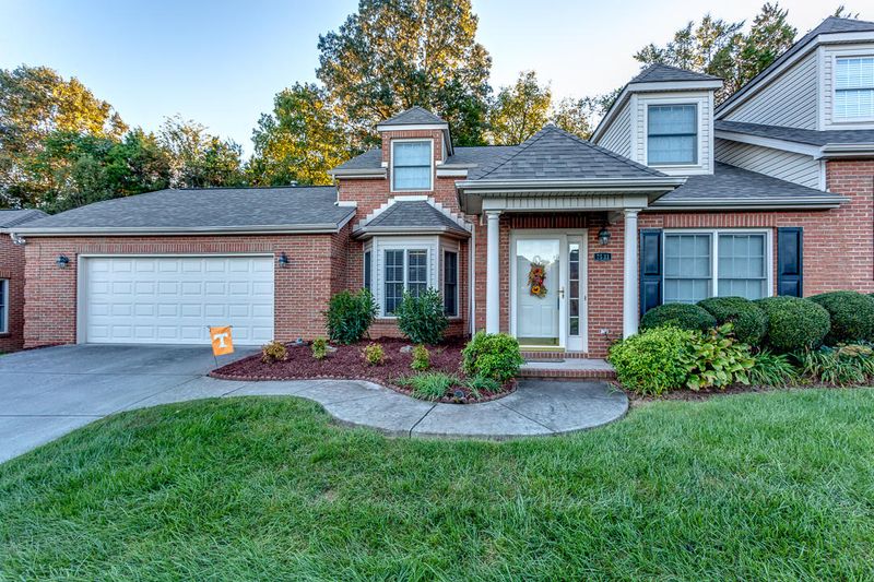 7533 Saint Baron Way, Powell, TN 37849