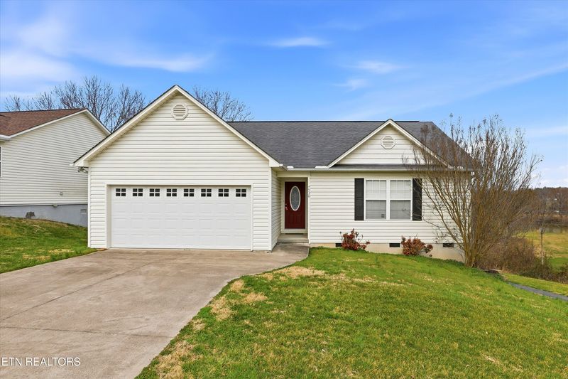 7536 Silveredge Rd, Knoxville, TN 37918