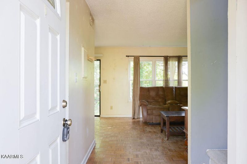 7540 Chatham Cir, Knoxville, TN 37909