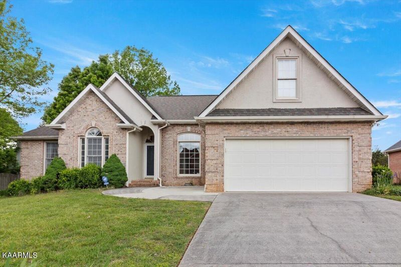 7541 Copper Lantern Dr, Knoxville, TN 37931