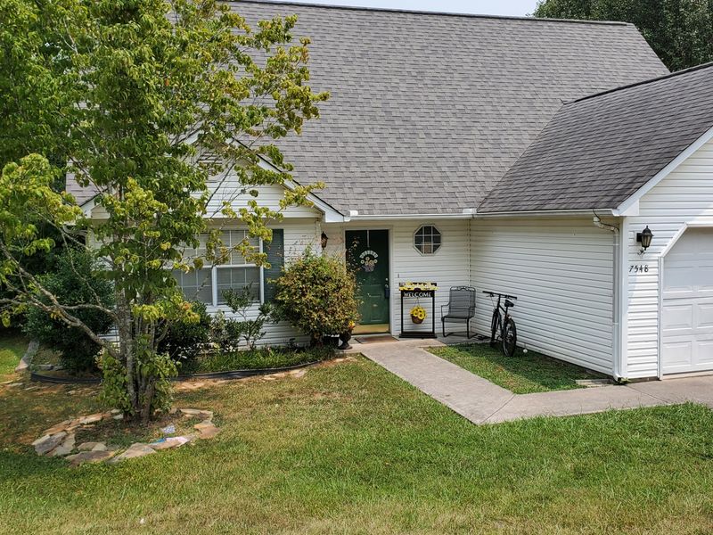 7548 Applecross Rd, Corryton, TN 37721