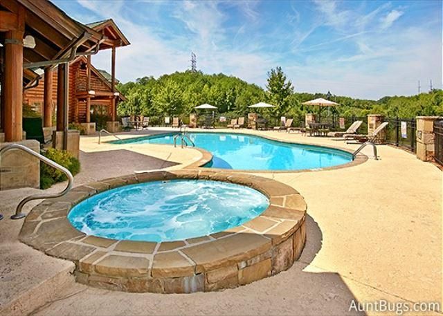 755 Golf View Blvd, Pigeon Forge, TN 37863