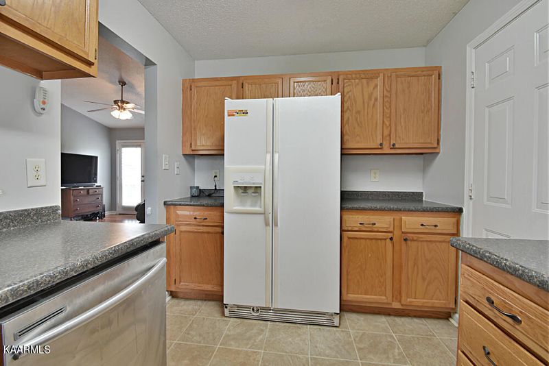 7554 Wheatmeadow Rd, Corryton, TN 37721