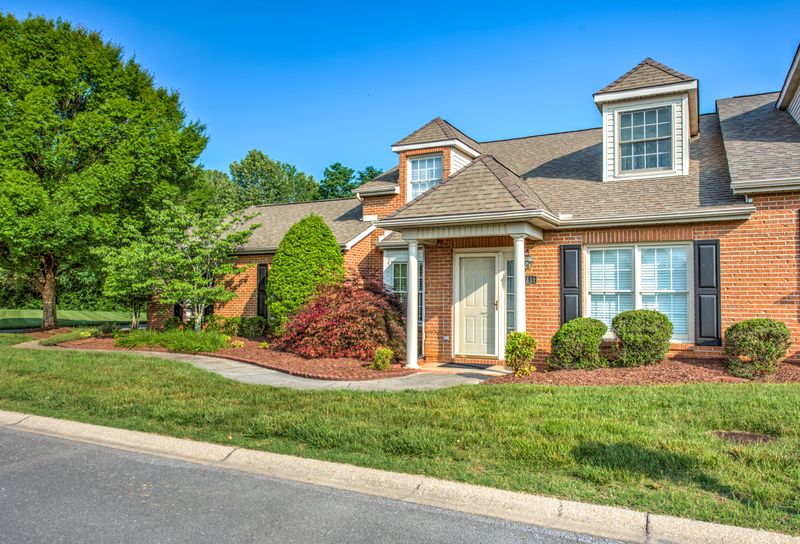 7559 Saint Baron Way, Powell, TN 37849