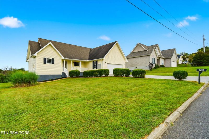 756 Harvest Meadows Dr, Kodak, TN 37764