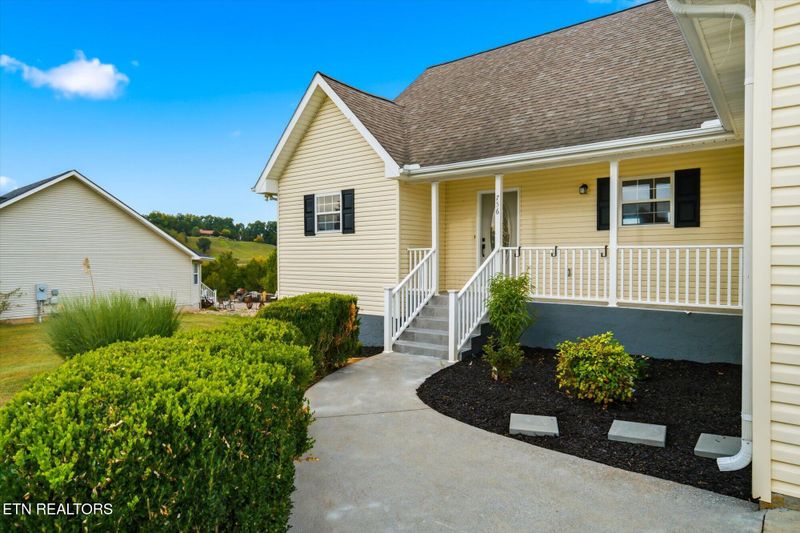 756 Harvest Meadows Dr, Kodak, TN 37764
