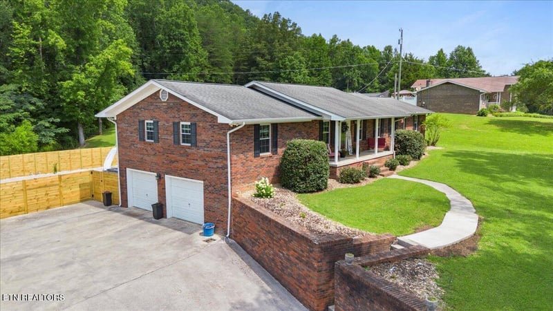 756 Old Lake City Hwy, Rocky Top, TN 37769