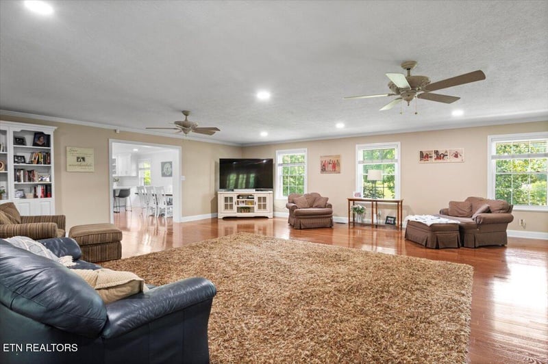 756 Old Lake City Hwy, Rocky Top, TN 37769