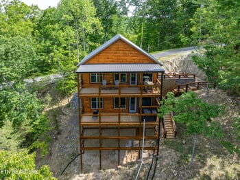 756 Ski View Ln, Sevierville, TN 37876