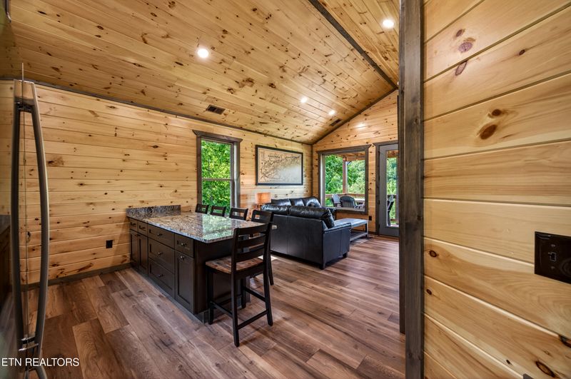 756 Ski View Ln, Sevierville, TN 37876