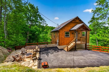 756 Ski View Ln, Sevierville, TN 37876