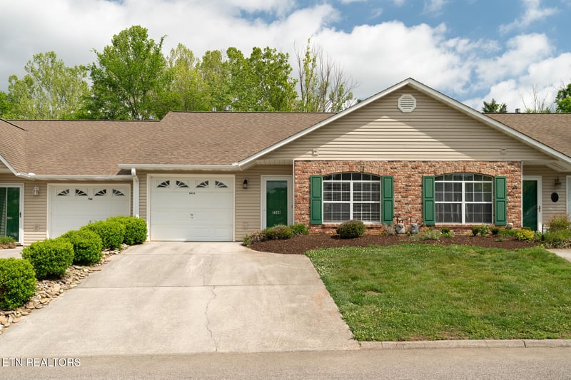 7568 Creek Song Ct, Knoxville, TN 37920