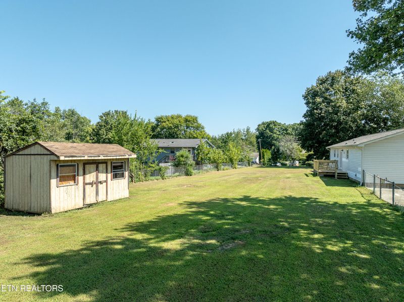 757 Lafollette Dr, Maryville, TN 37801
