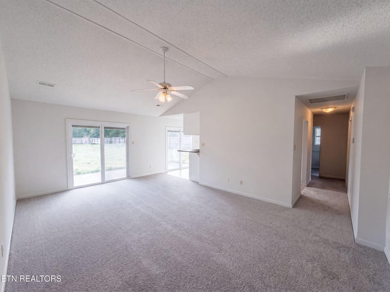 758 Meadow Ridge Rd, Walland, TN 37886