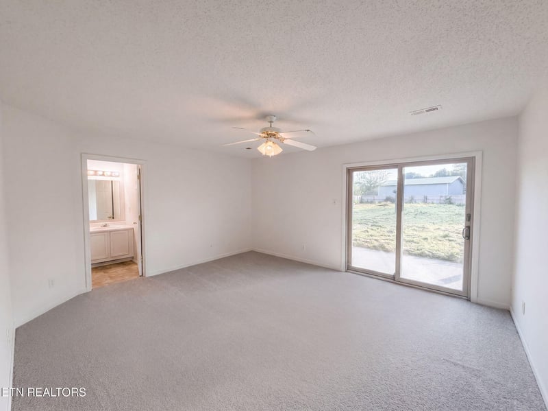 758 Meadow Ridge Rd, Walland, TN 37886