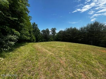 759 Emerald Ave, Kodak, TN 37764