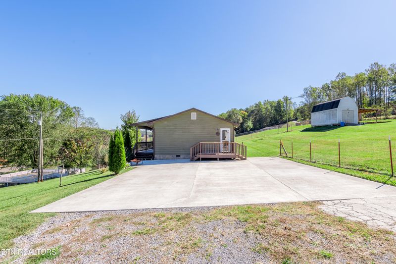 759 Laurel Rd, Clinton, TN 37716