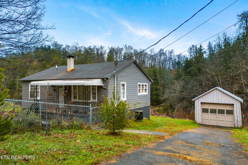7593 Cracker Neck Rd, Washburn, TN 37888