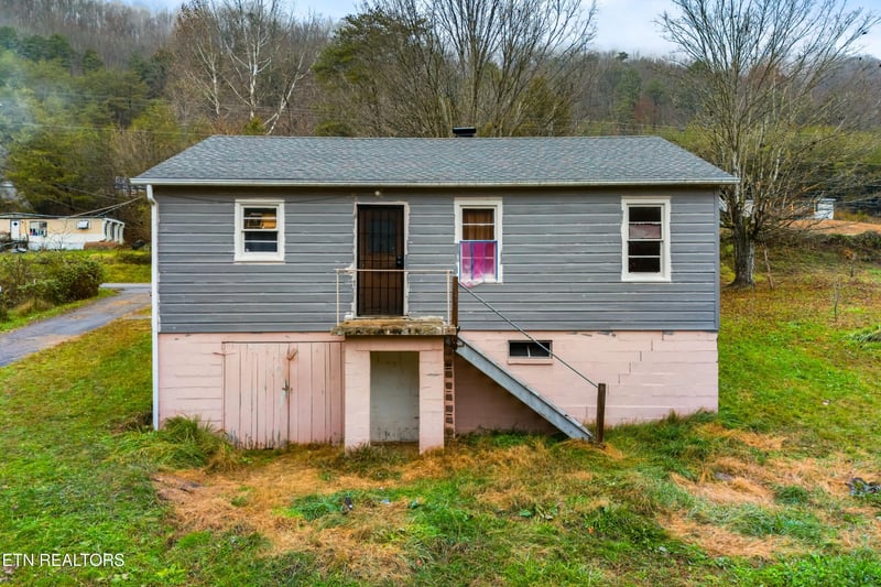 7593 Cracker Neck Rd, Washburn, TN 37888