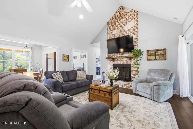 760 Paint Rock Rd, Philadelphia, TN 37846