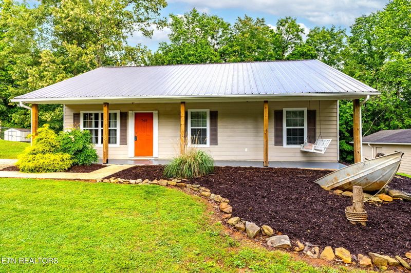 760 Pine Hollow Rd, Jacksboro, TN 37757