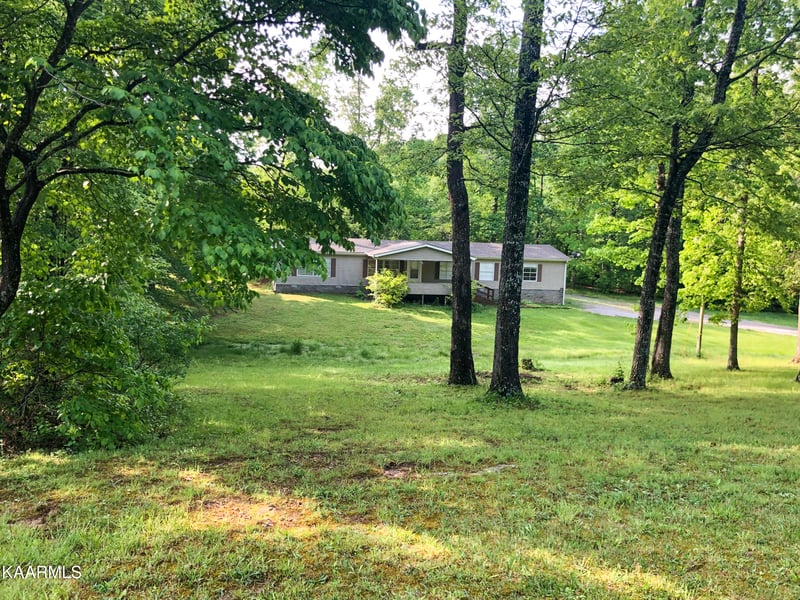 760 Poplar Dr, Crossville, TN 38571