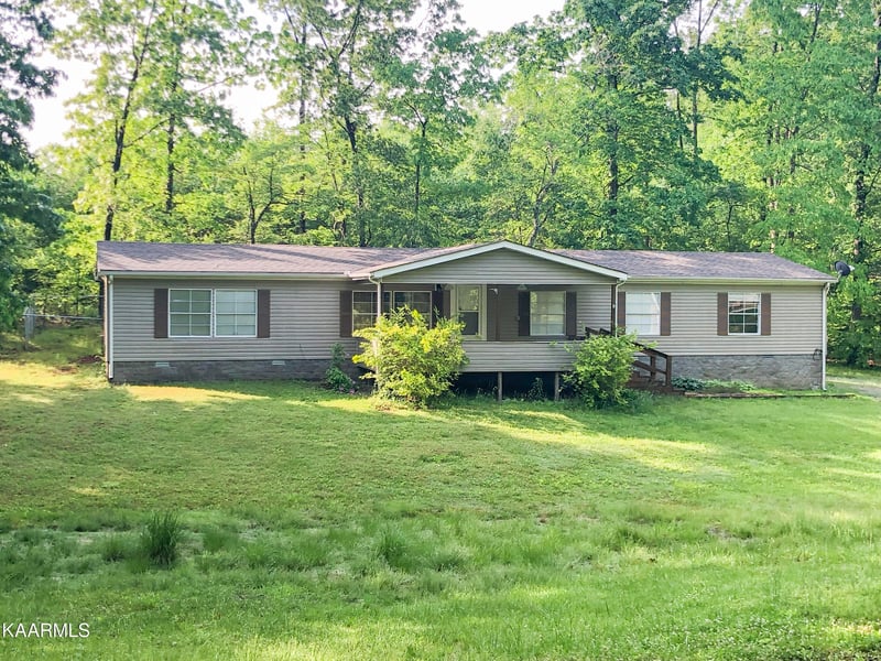 760 Poplar Dr, Crossville, TN 38571