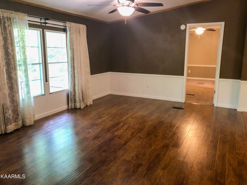 760 Poplar Dr, Crossville, TN 38571