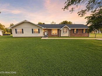 7600 E Emory Rd, Corryton, TN 37721