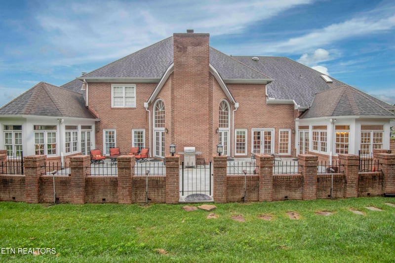 7601 Harrisburg Ct, Knoxville, TN 37909