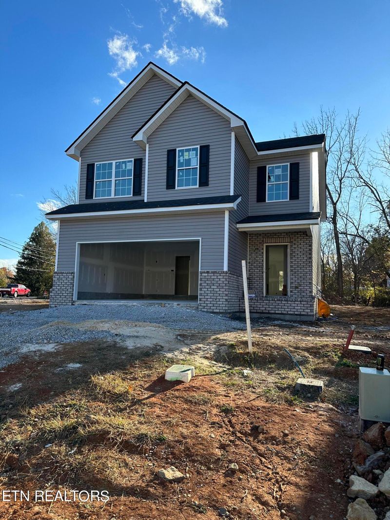 7601 Honey Oaks Rd, Corryton, TN 37721