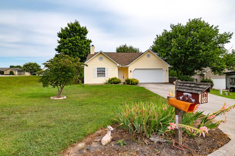7601 Paisley Ln, Corryton, TN 37721