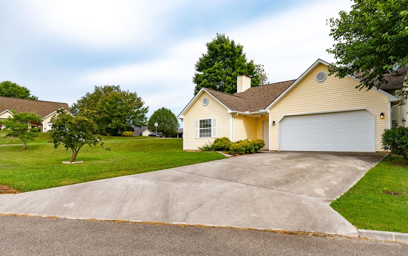 7601 Paisley Ln, Corryton, TN 37721