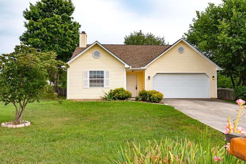 7601 Paisley Ln, Corryton, TN 37721