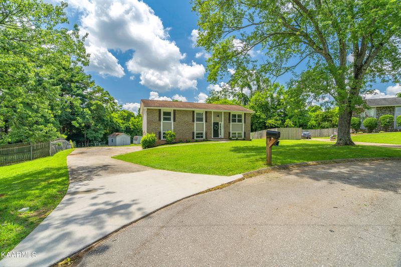 7602 Moon Crest Ct, Powell, TN 37849
