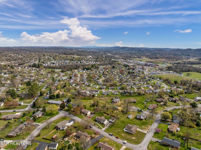 7604 Berkshire Blvd, Powell, TN 37849