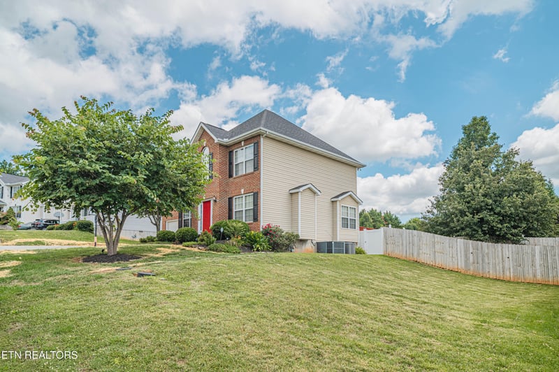 7604 Shadewell Dr, Knoxville, TN 37938