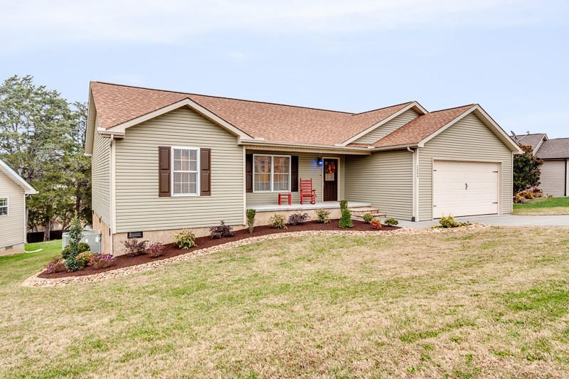 7606 Silveredge Road Way, Knoxville, TN 37918