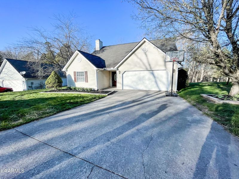 7608 Applecross Rd, Corryton, TN 37721